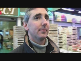 Acheteur vendeur sur le carreau en fruits et légumes