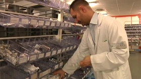 Préparateur en pharmacie , à l'hôpital